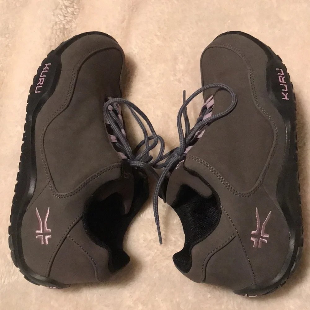 Kuru sneakers; grayish brown with lilac shoestring loops - Picture 4 of 5